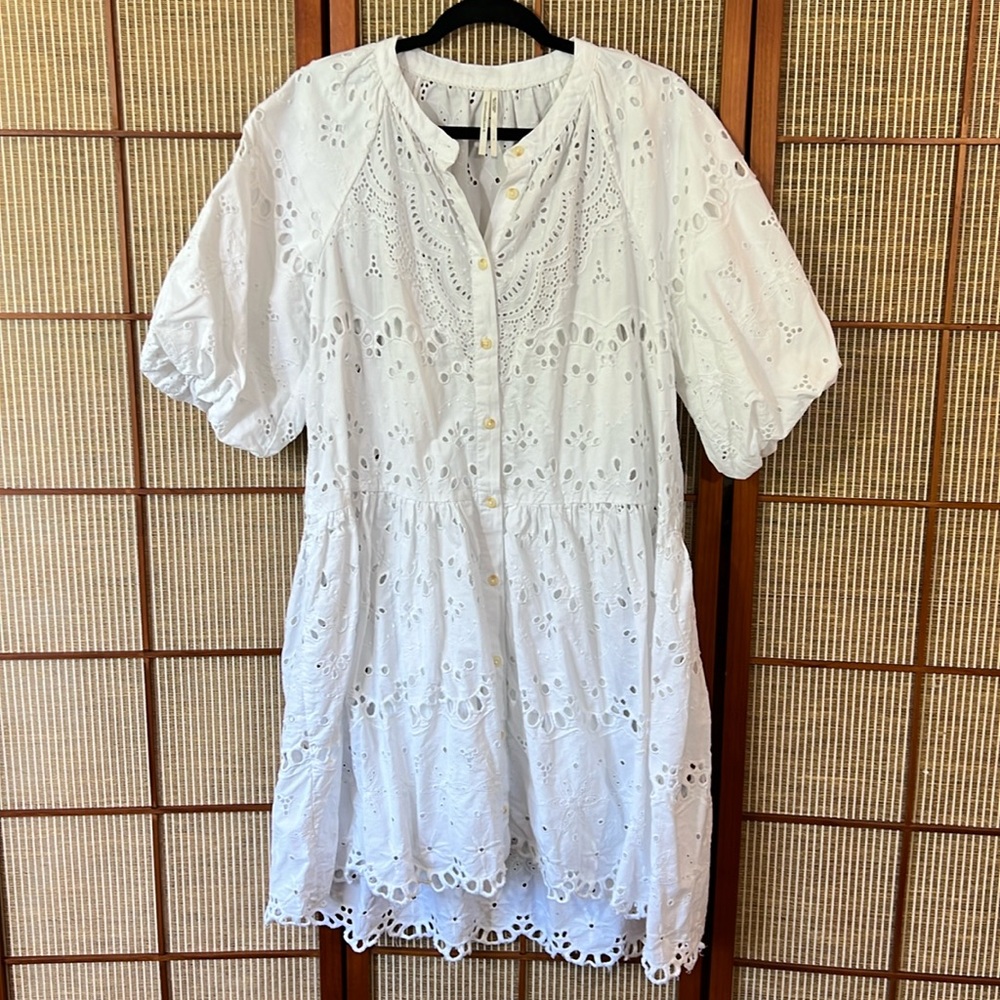 White cotton eyelet Anthropologie dress with slip - large